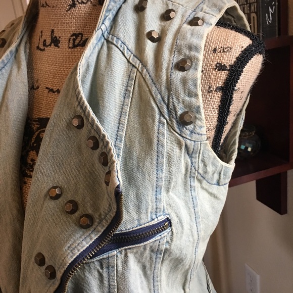 Denim vest - Picture 3 of 4